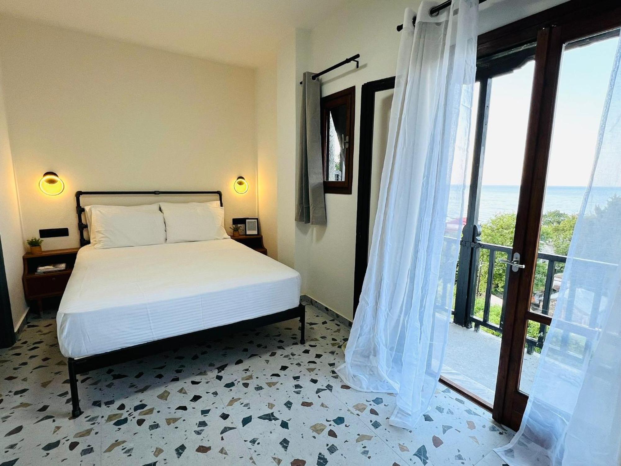 Yalla Chorefto - Hotel & Fun Exterior photo